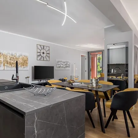 Luxury Center -50m To The Sea Апартаменты *