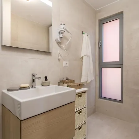 شقة Luxury Center -50m To The Sea أوباتيا